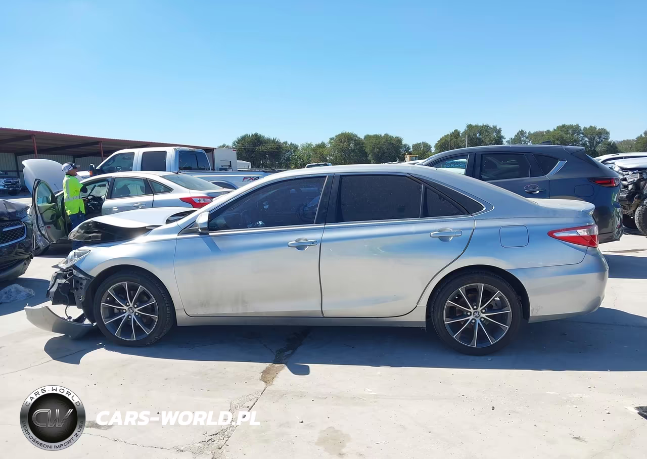 2016 Toyota Camry Xse VIN:4T1BF1FK7GU157920 - 15