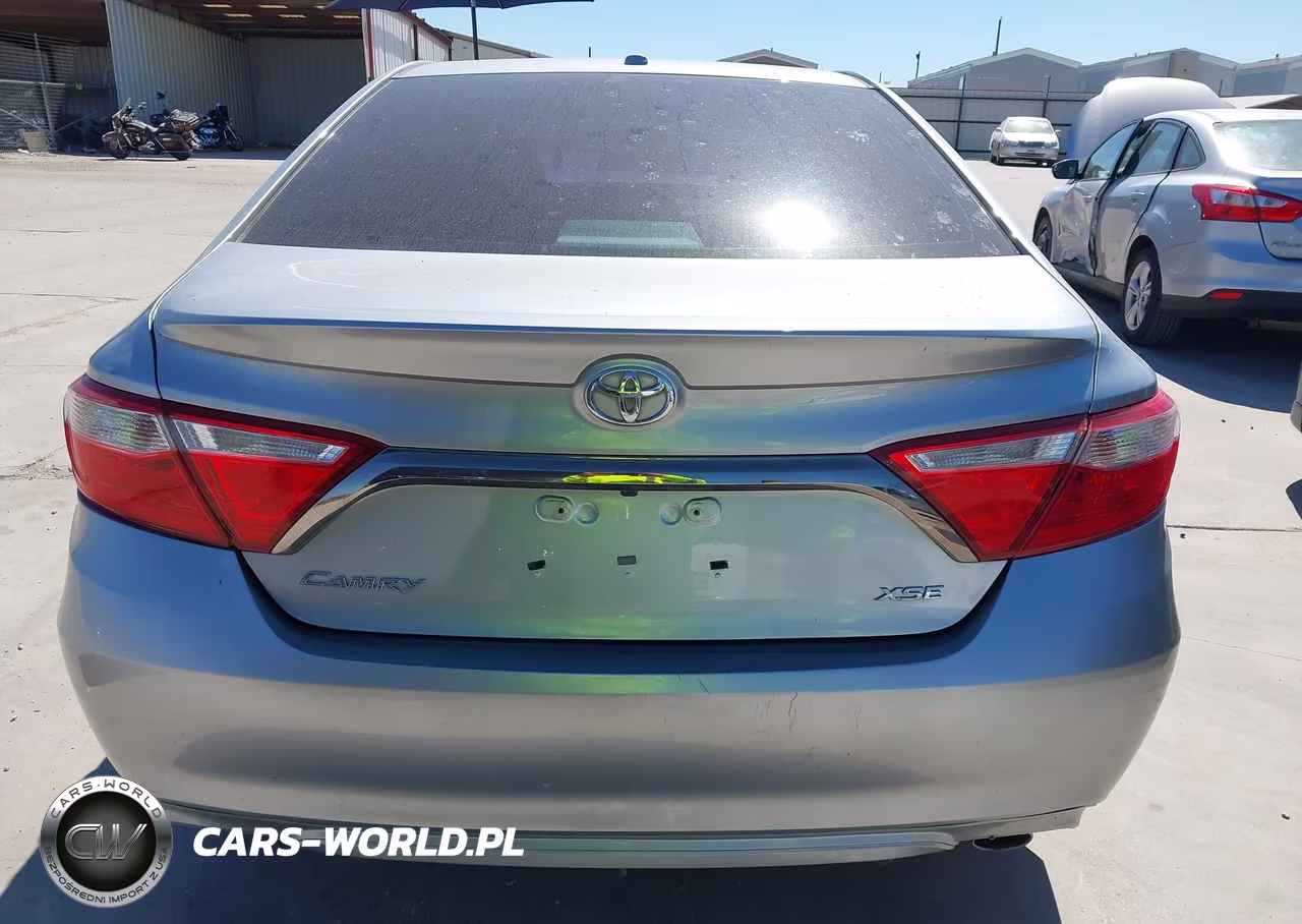 2016 Toyota Camry Xse VIN:4T1BF1FK7GU157920 - 17