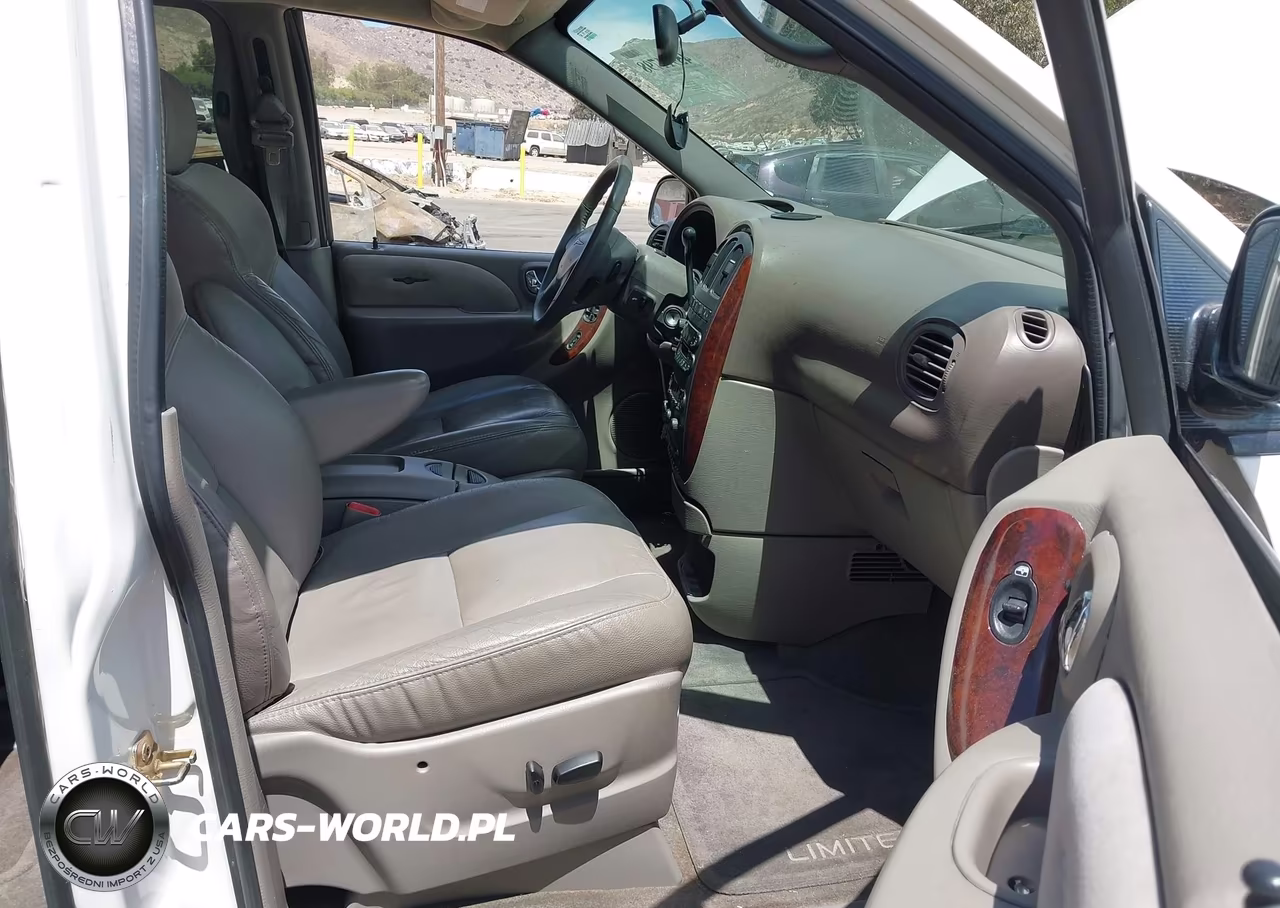 2003 Chrysler Town & Country Limited VIN:2C8GP64L33R233820 - 5