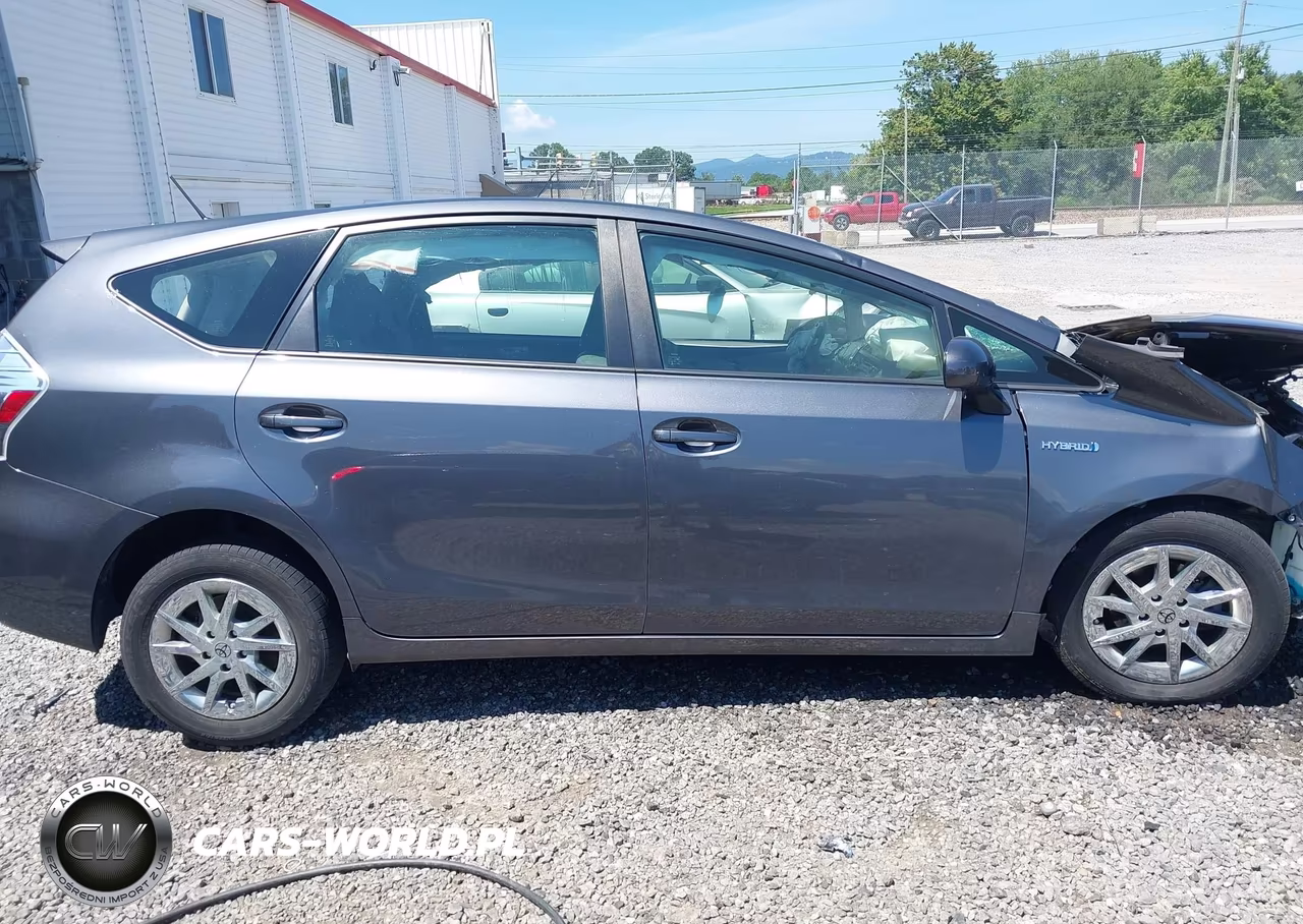 2013 Toyota Prius V Three VIN:JTDZN3EU2D3230519 - 13