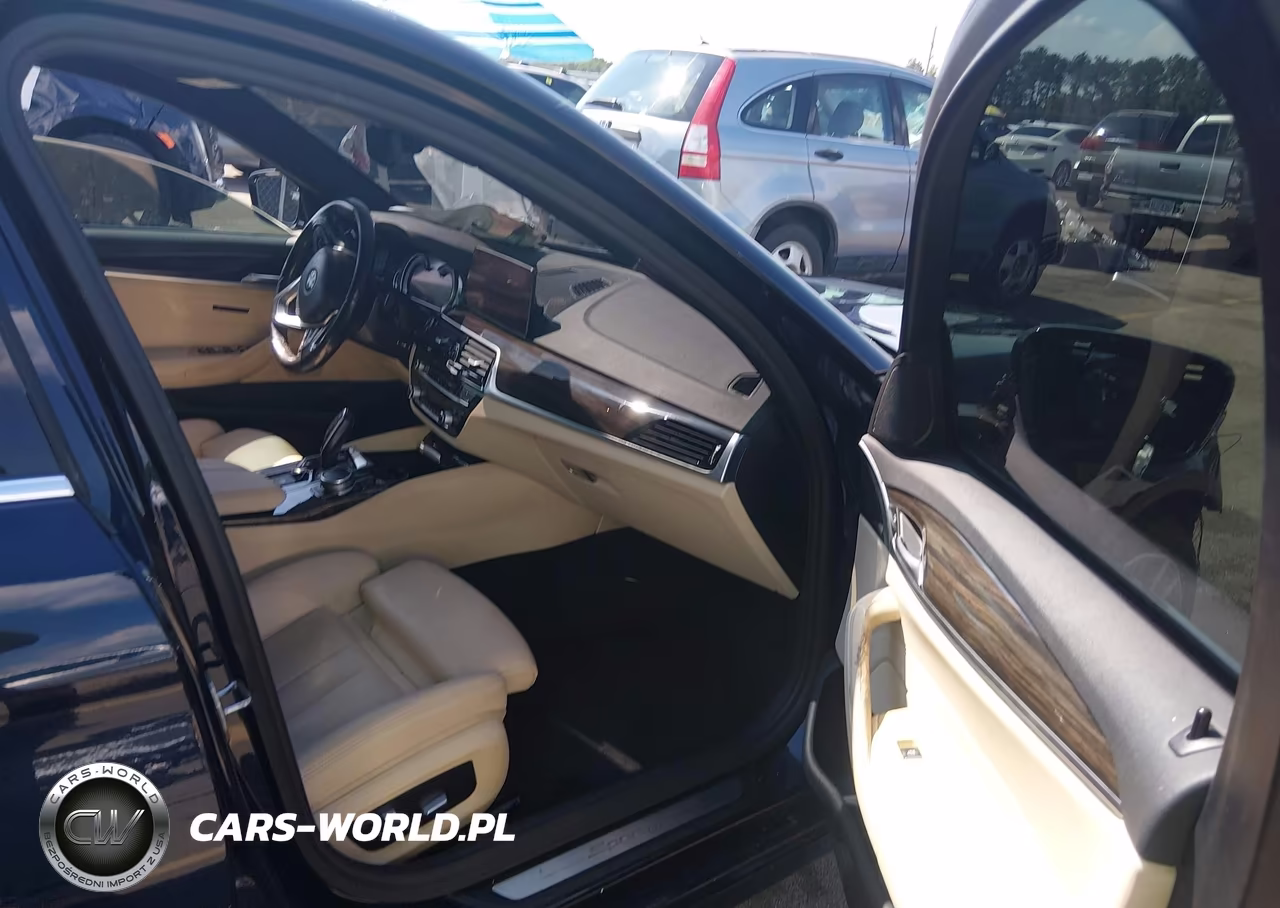 2019 BMW 530I VIN:WBAJA5C56KWW04946 - 5