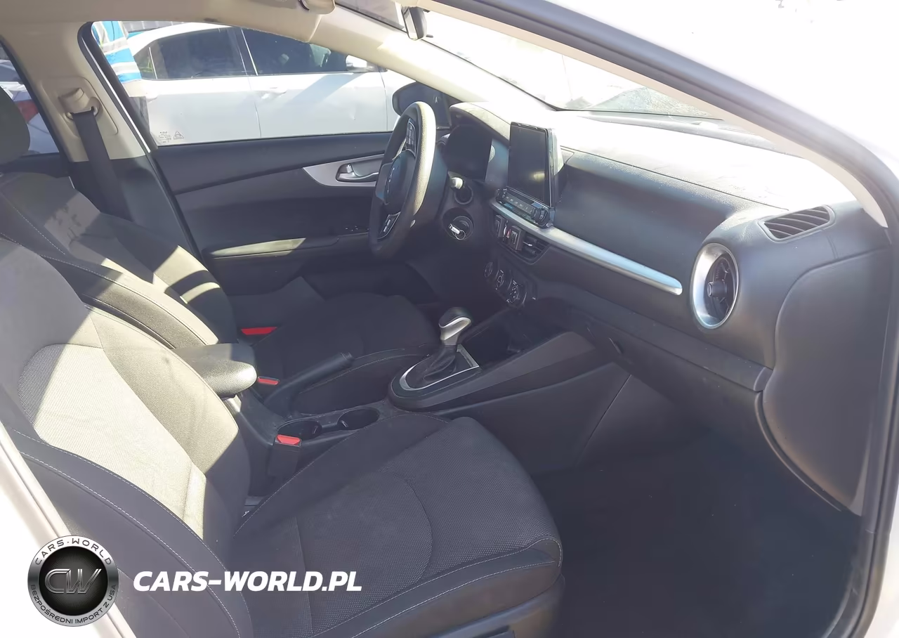 2023 Kia Forte Lxs VIN:3KPF24AD0PE653698 - 5