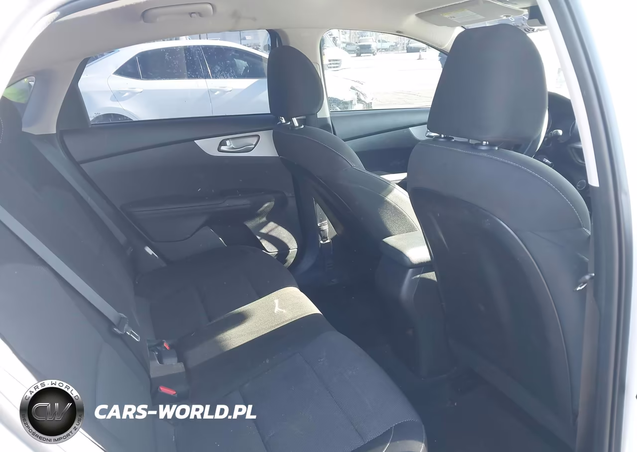 2023 Kia Forte Lxs VIN:3KPF24AD0PE653698 - 8