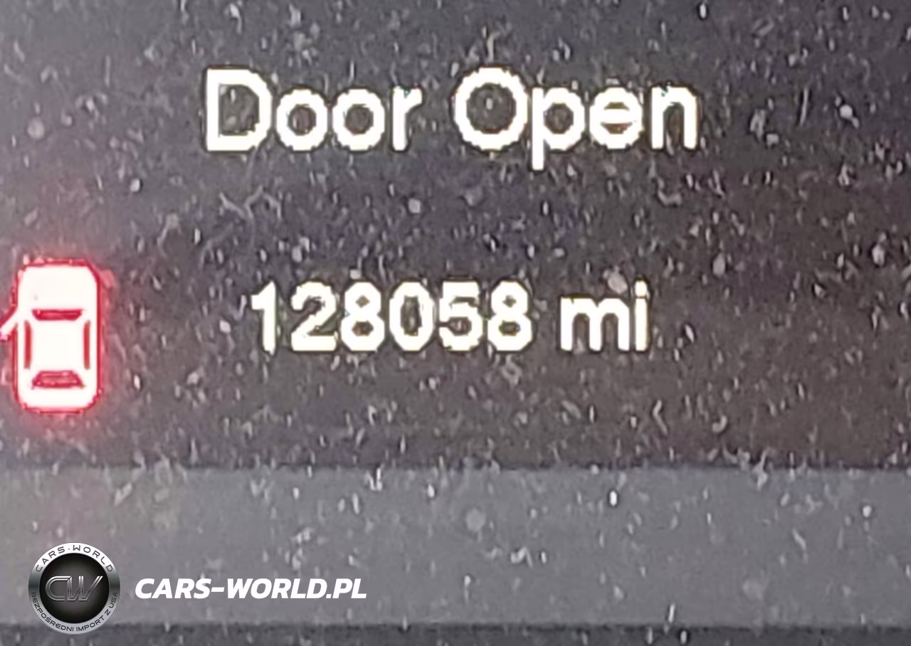 2018 Jeep Cherokee Latitude 4X4 VIN:1C4PJMCB1JD501733 - 16