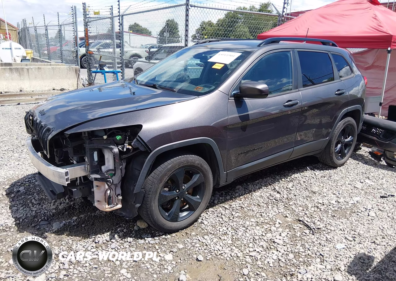 2018 Jeep Cherokee Latitude 4X4 VIN:1C4PJMCB1JD501733 - 2