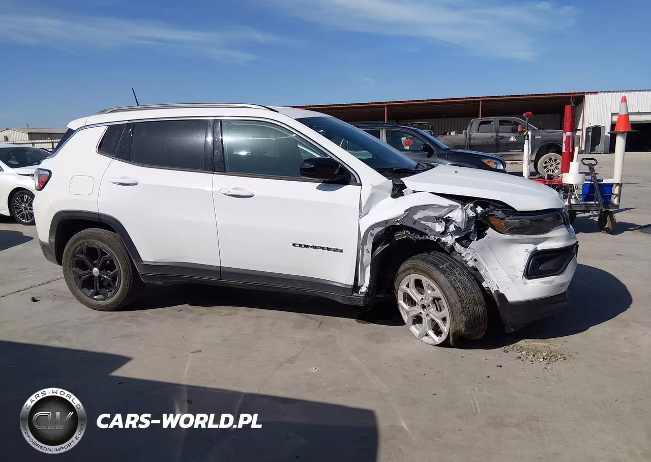 2024 Jeep Compass Latitude 4X4 VIN:3C4NJDBN4RT153550 - 14