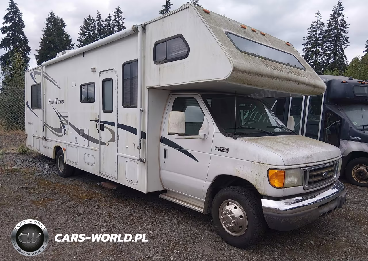 2004 Ford E-450 Cutaway Standard
