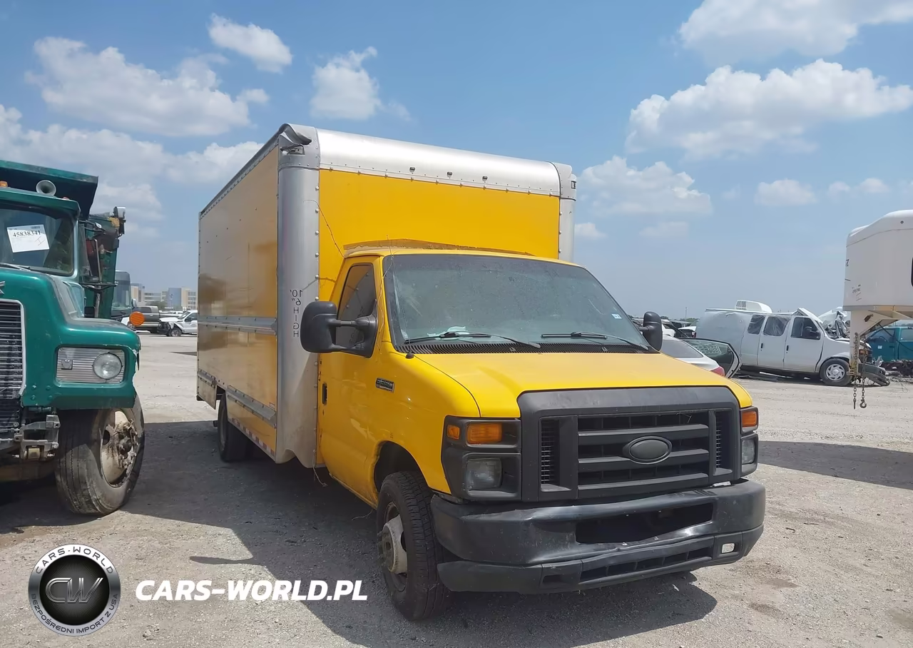 2015 Ford E-350 Cutaway