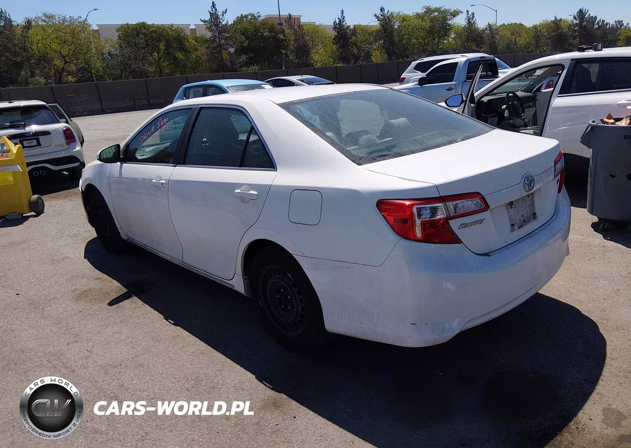 2012 Toyota Camry Le VIN:4T4BF1FK2CR273963 - 3