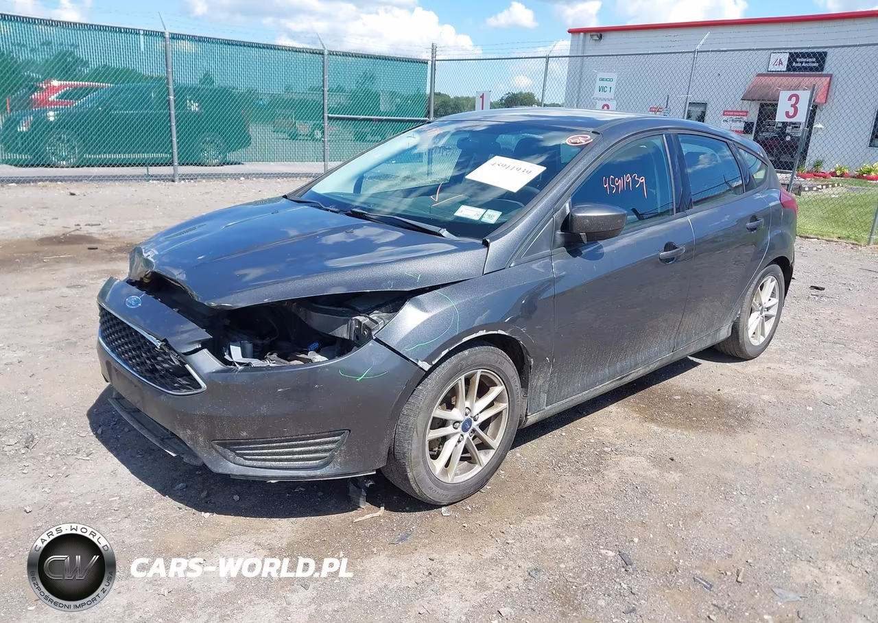 2018 Ford Focus Se VIN:1FADP3K21JL320432 - 2