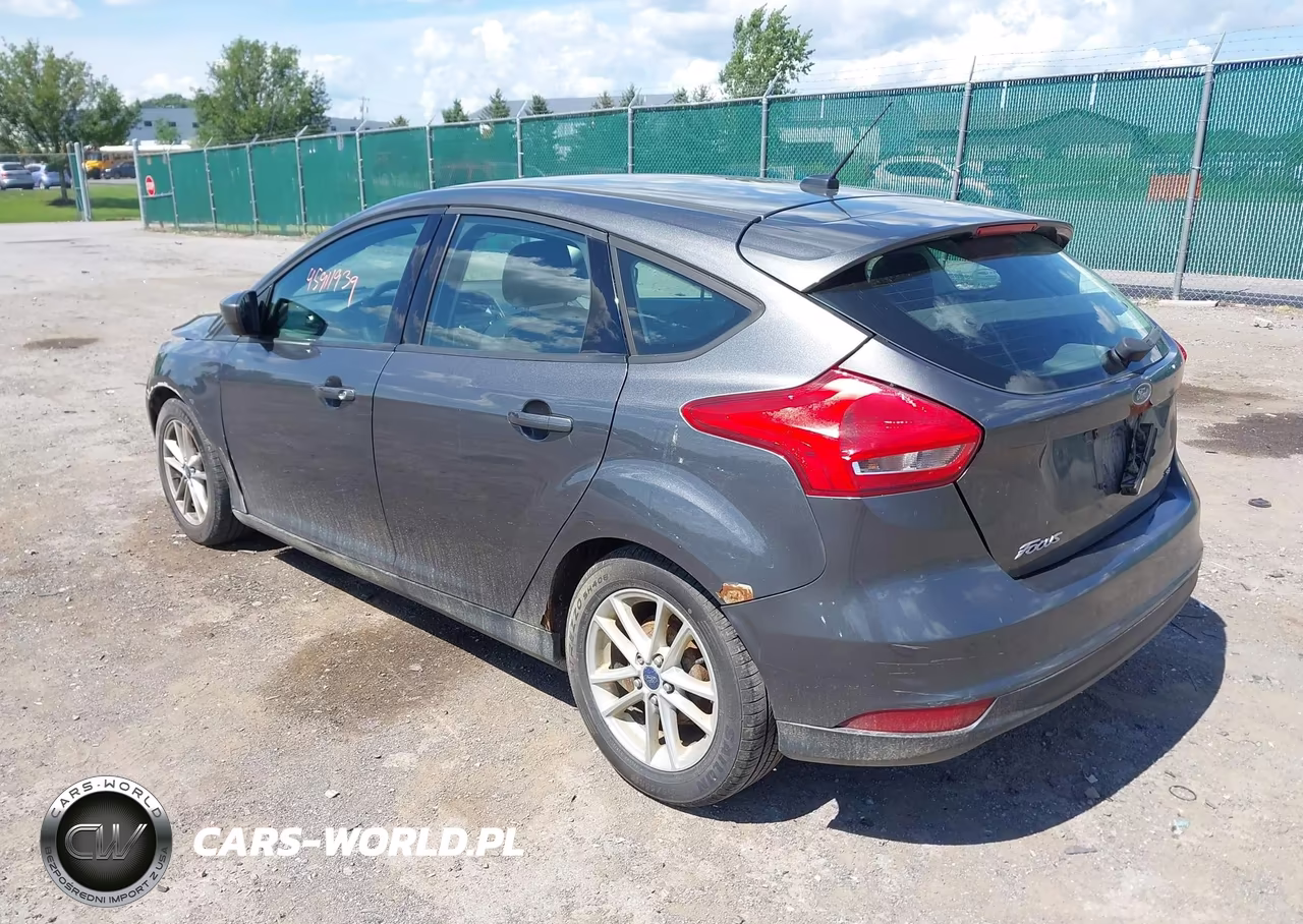 2018 Ford Focus Se VIN:1FADP3K21JL320432 - 3