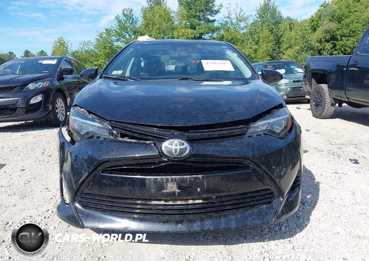 2018 Toyota Corolla Le VIN:2T1BURHE6JC079490 - 12