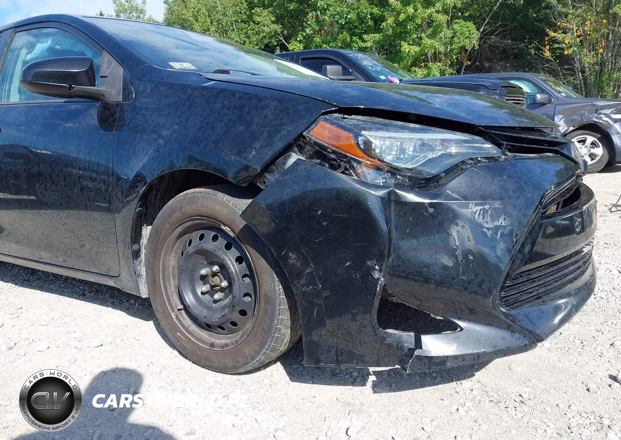 2018 Toyota Corolla Le VIN:2T1BURHE6JC079490 - 18