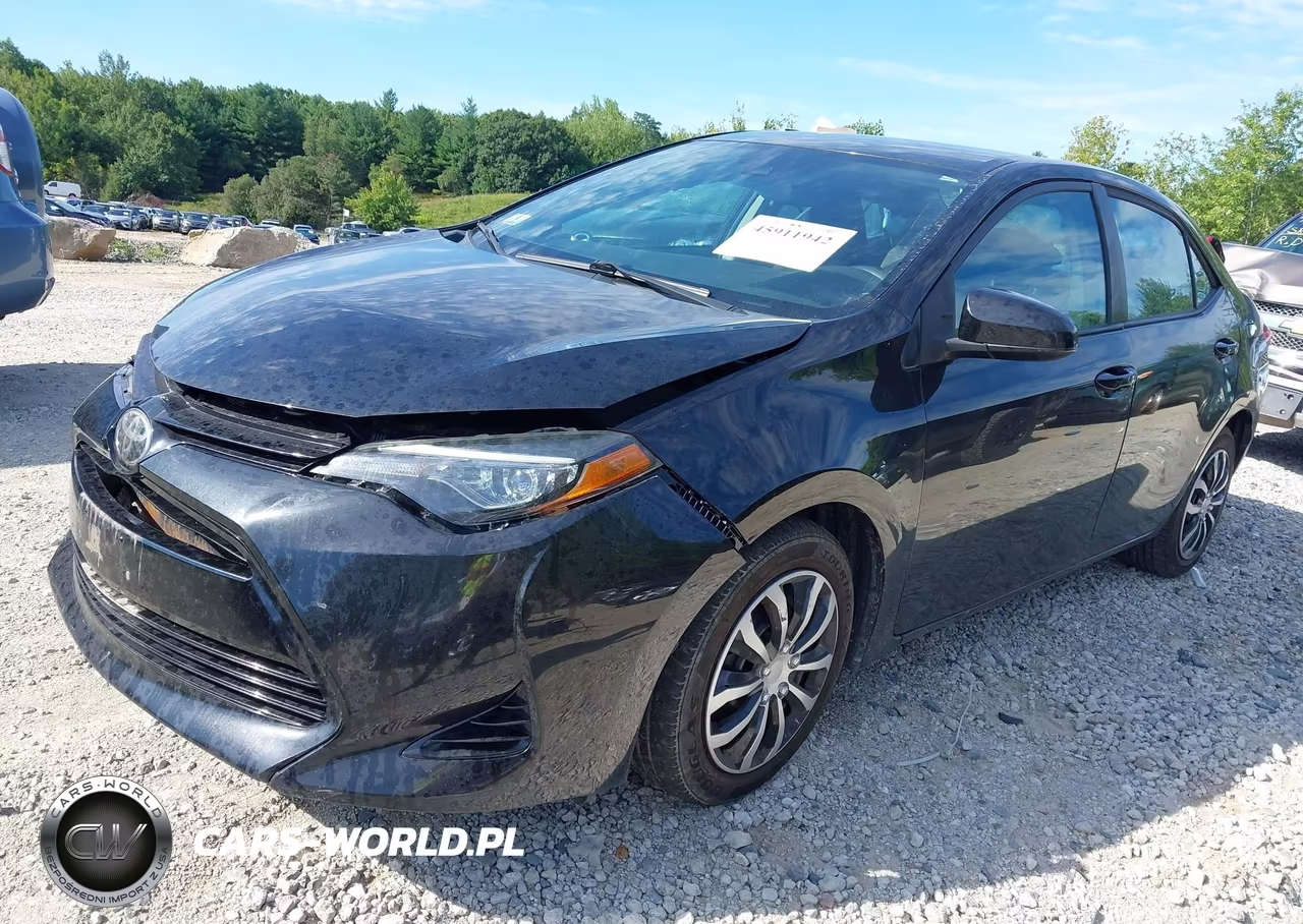 2018 Toyota Corolla Le VIN:2T1BURHE6JC079490 - 2