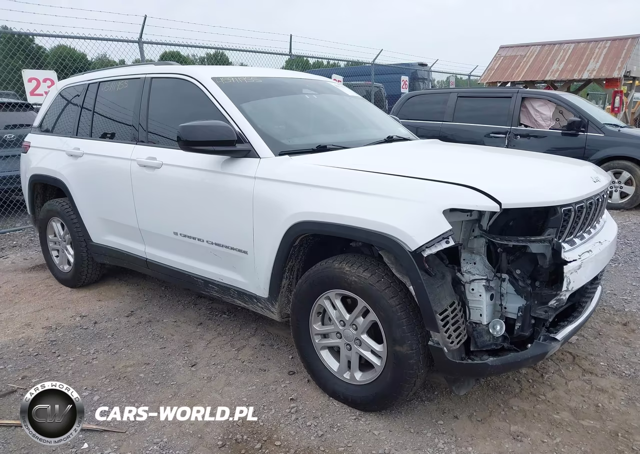 2023 Jeep Grand Cherokee Laredo 4X4