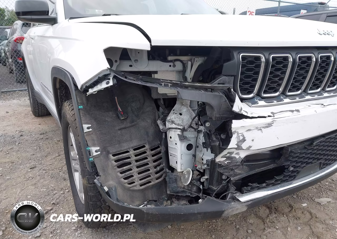 2023 Jeep Grand Cherokee Laredo 4X4 VIN:1C4RJHAGXPC529186 - 6
