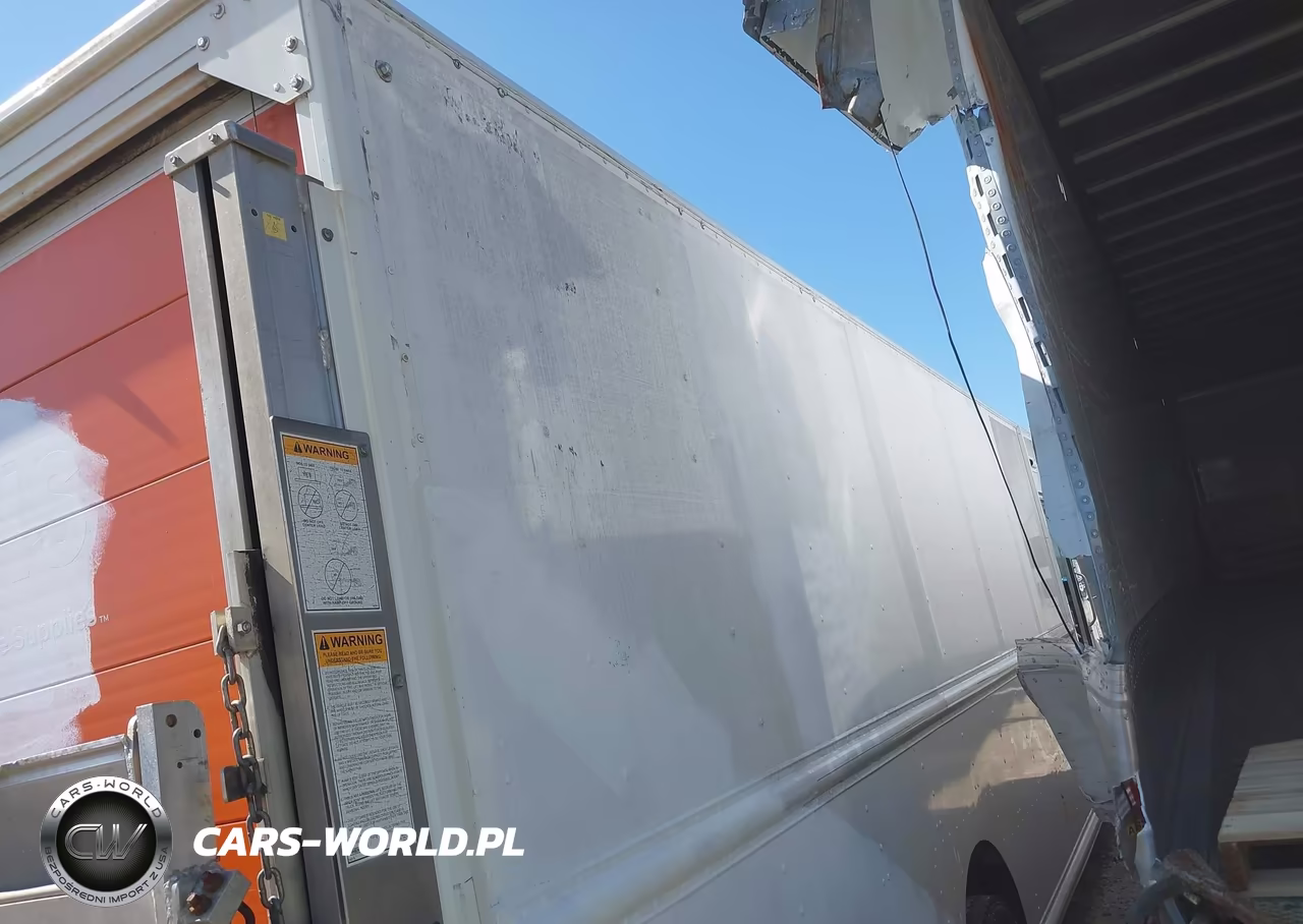 2015 Ford F-59 Commercial Stripped VIN:1F66F5KY9F0A03998 - 4
