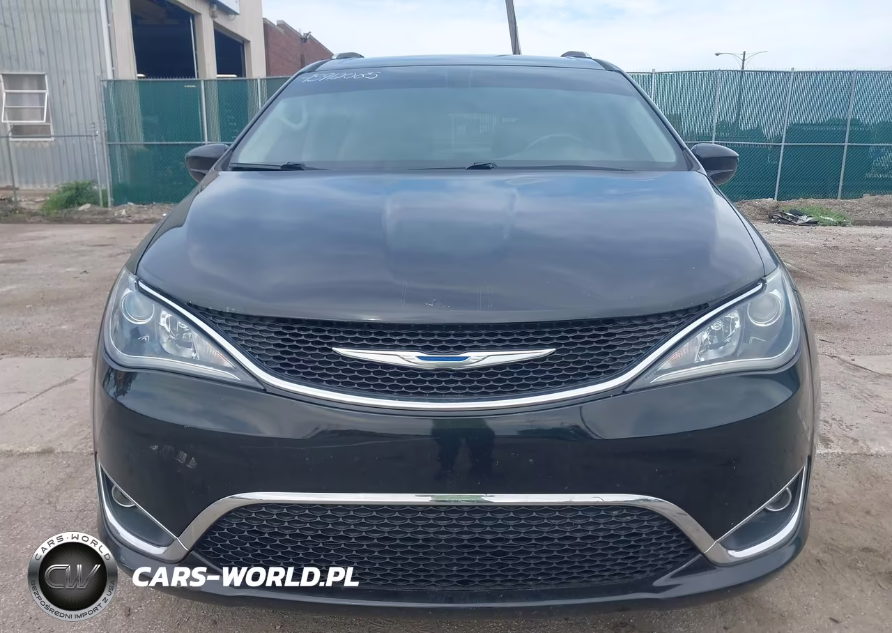 2017 Chrysler Pacifica Touring-L Plus VIN:2C4RC1EG8HR721517 - 12