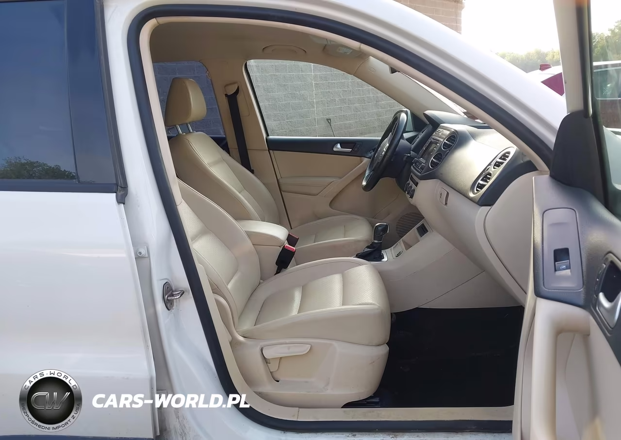 2016 Volkswagen Tiguan S VIN:WVGBV7AX1GW529880 - 5