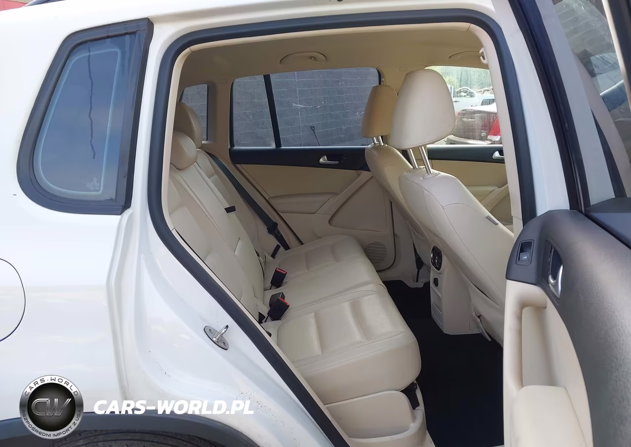 2016 Volkswagen Tiguan S VIN:WVGBV7AX1GW529880 - 8