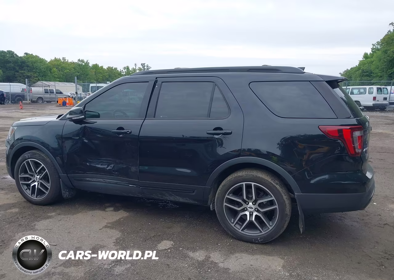 2017 Ford Explorer Sport VIN:1FM5K8GTXHGA91579 - 14