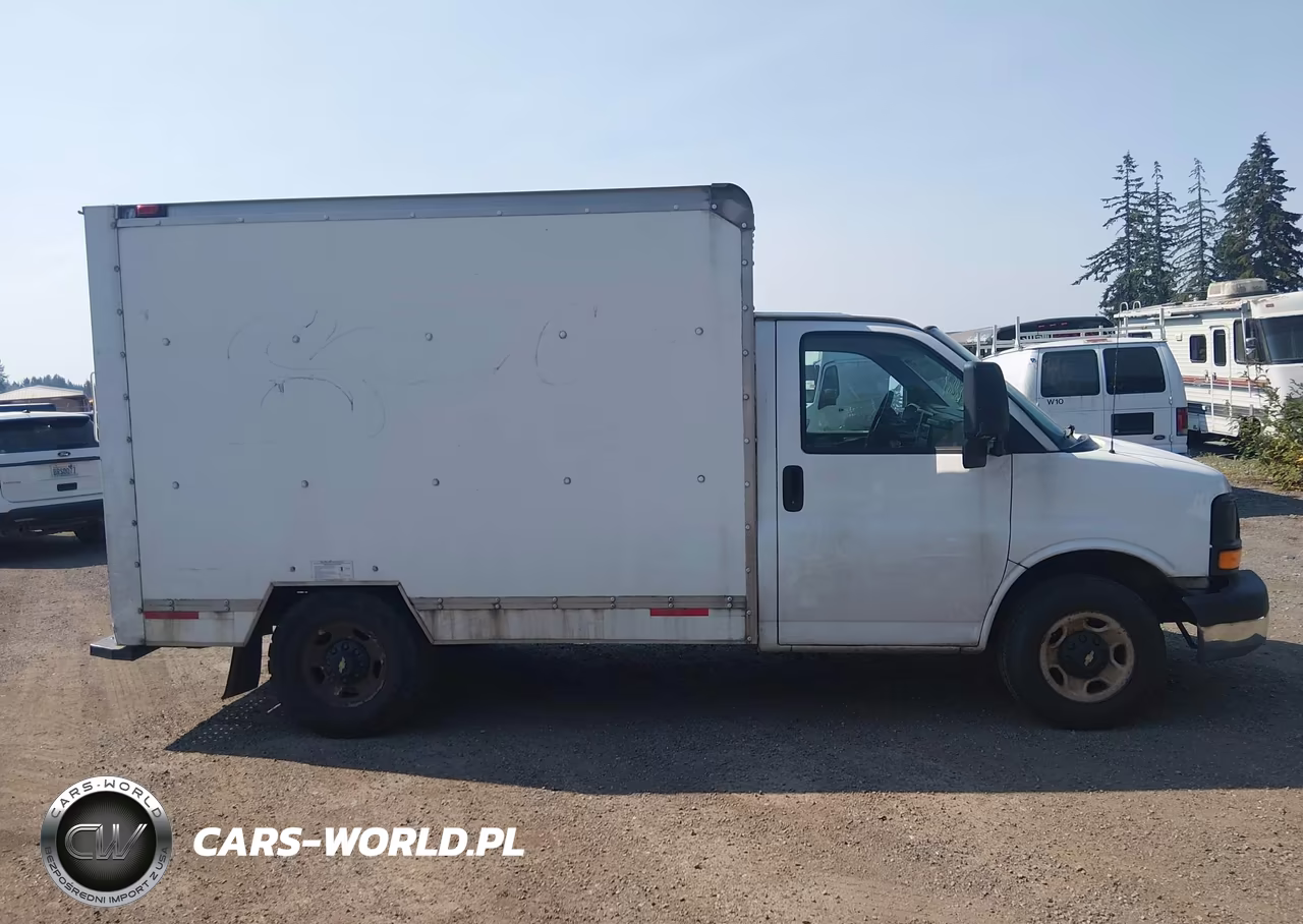 2003 GMC Savana Cutaway Standard VIN:1GDGG31V731904492 - 13