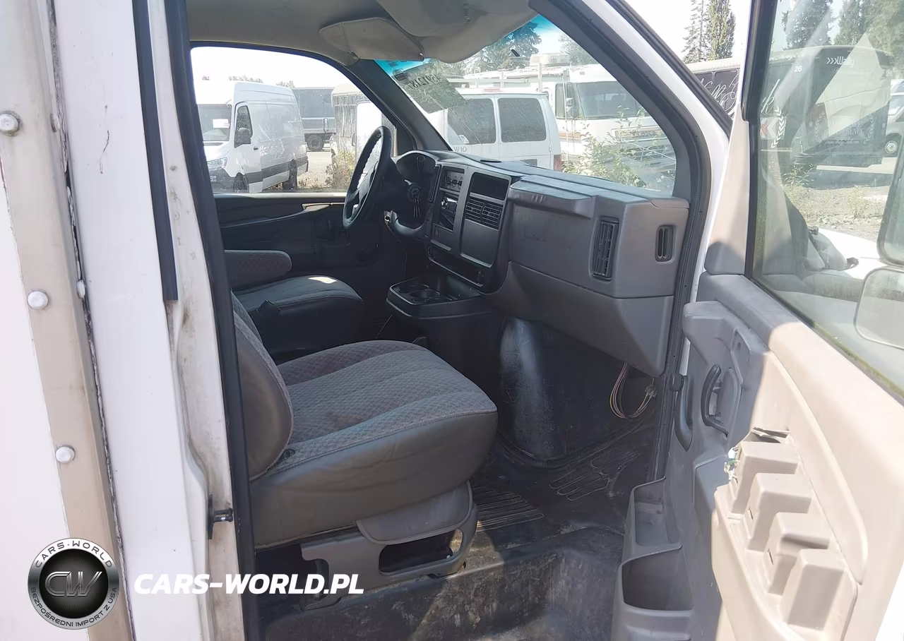 2003 GMC Savana Cutaway Standard VIN:1GDGG31V731904492 - 16