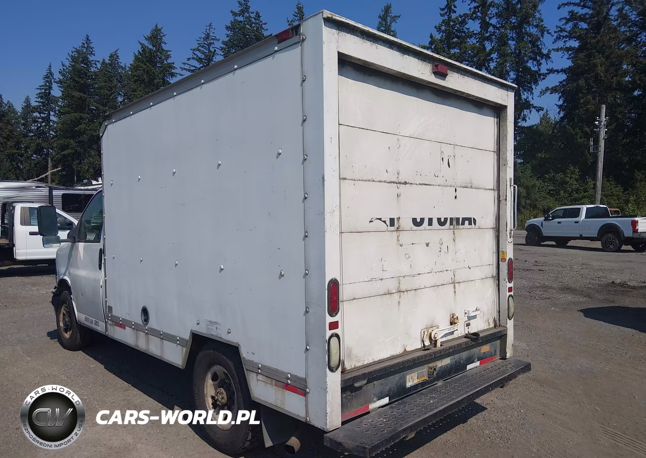 2003 GMC Savana Cutaway Standard VIN:1GDGG31V731904492 - 3