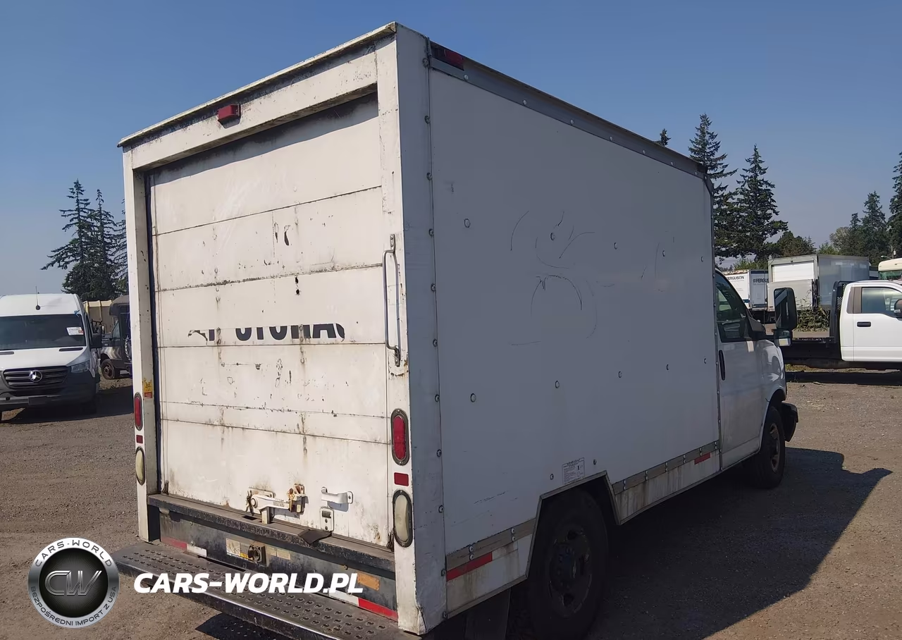 2003 GMC Savana Cutaway Standard VIN:1GDGG31V731904492 - 4