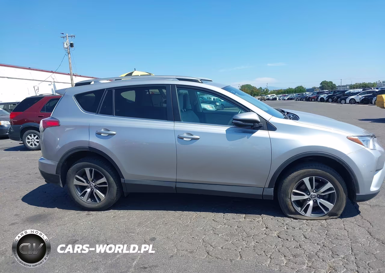 2017 Toyota Rav4 Xle VIN:2T3RFREV3HW610609 - 13