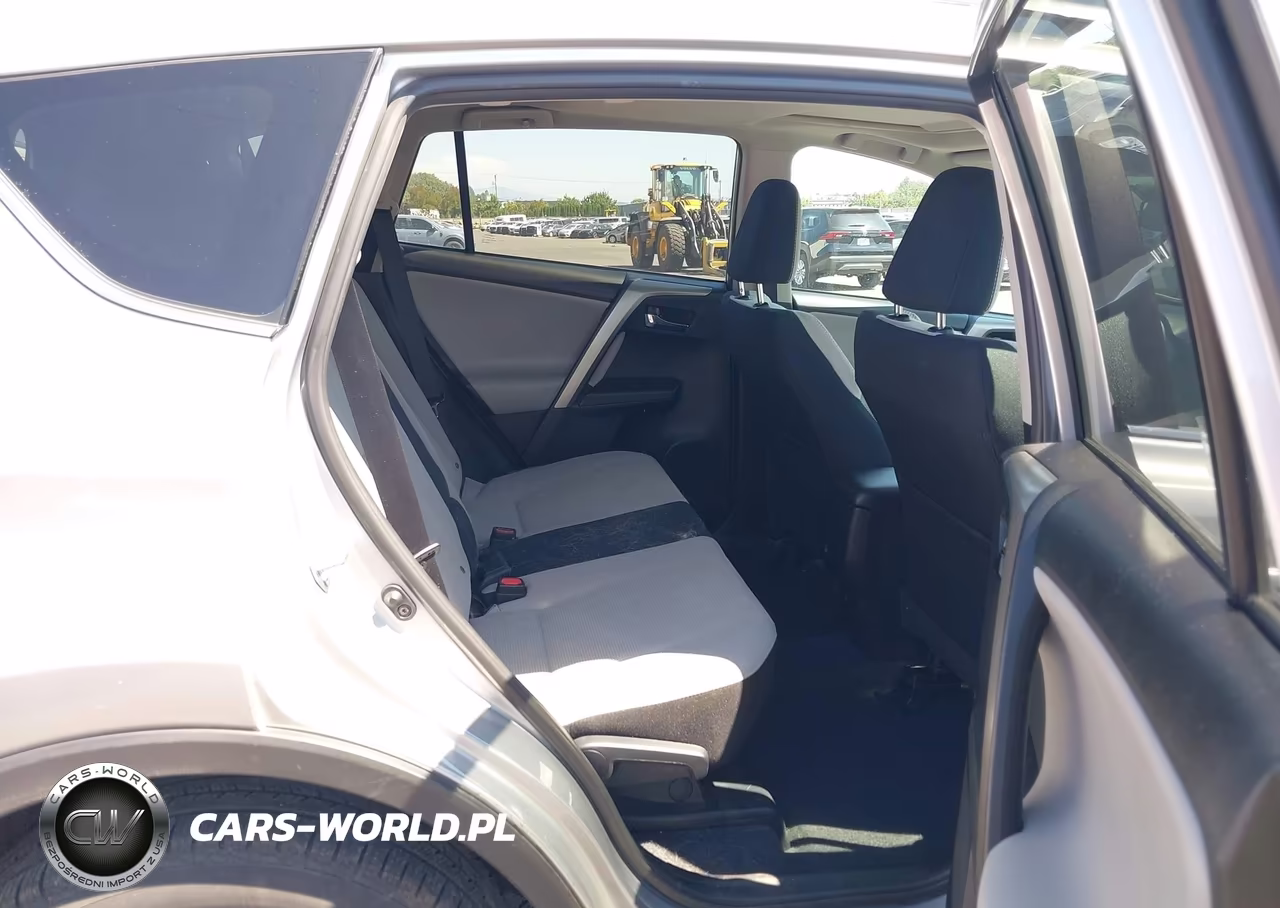 2017 Toyota Rav4 Xle VIN:2T3RFREV3HW610609 - 8