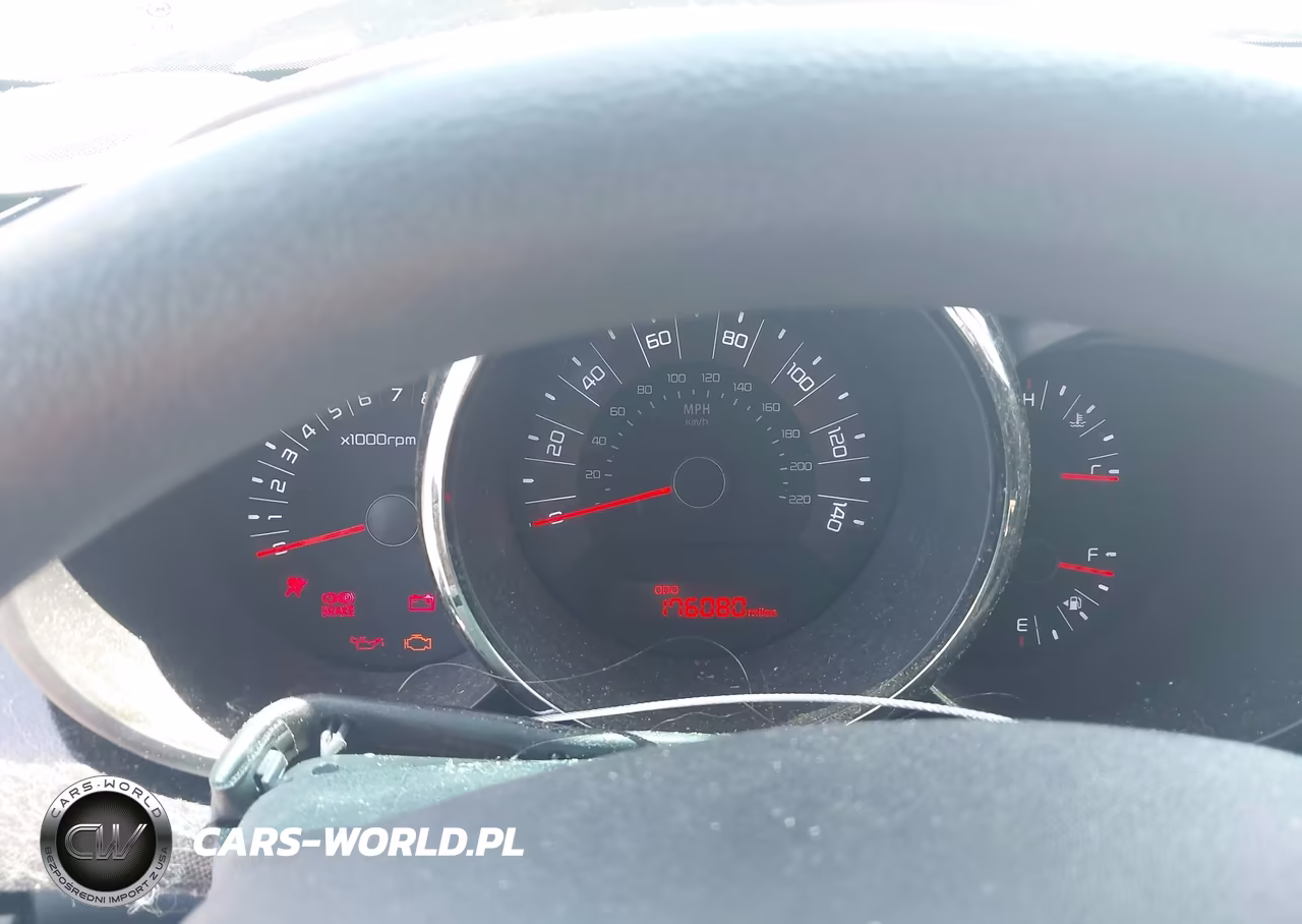 2011 Kia Soul + VIN:KNDJT2A2XB7219209 - 7