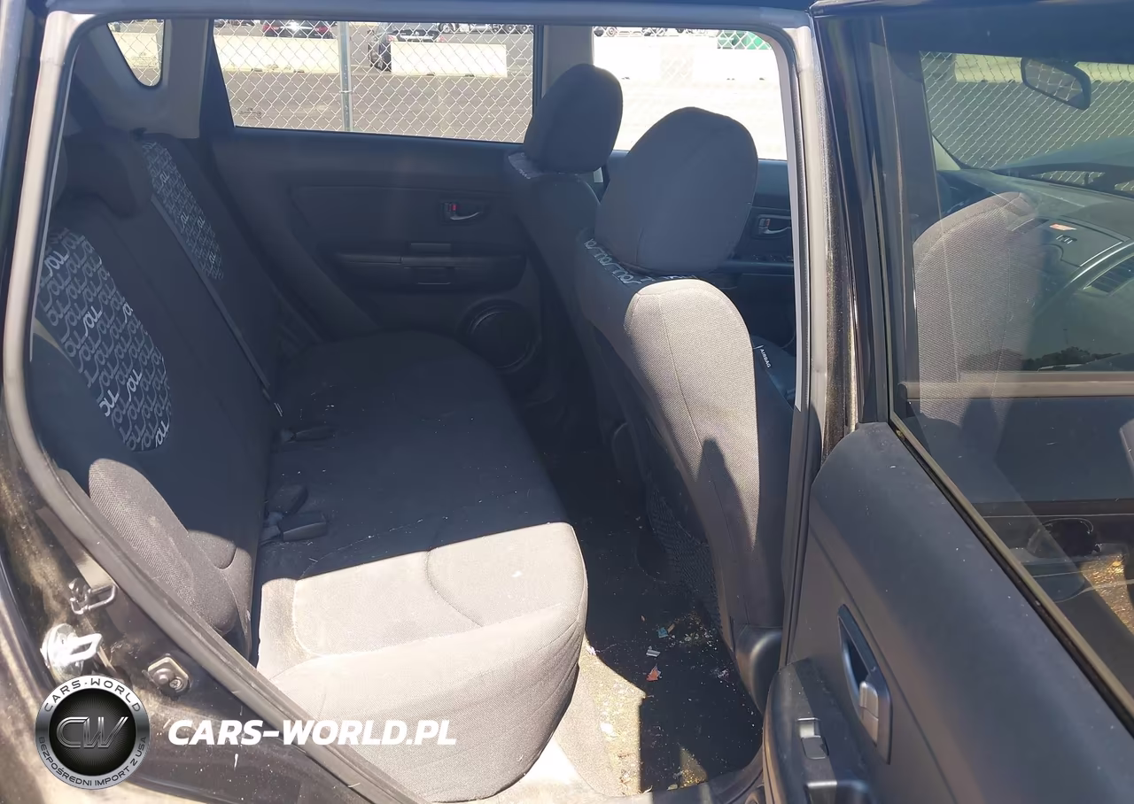 2011 Kia Soul + VIN:KNDJT2A2XB7219209 - 8
