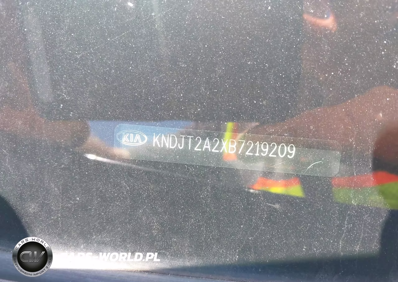 2011 Kia Soul + VIN:KNDJT2A2XB7219209 - 9