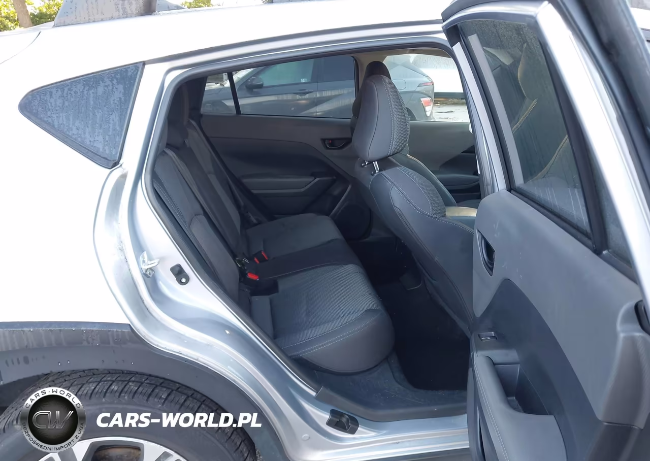 2024 Subaru Crosstrek Premium VIN:JF2GUADC3R8254427 - 8