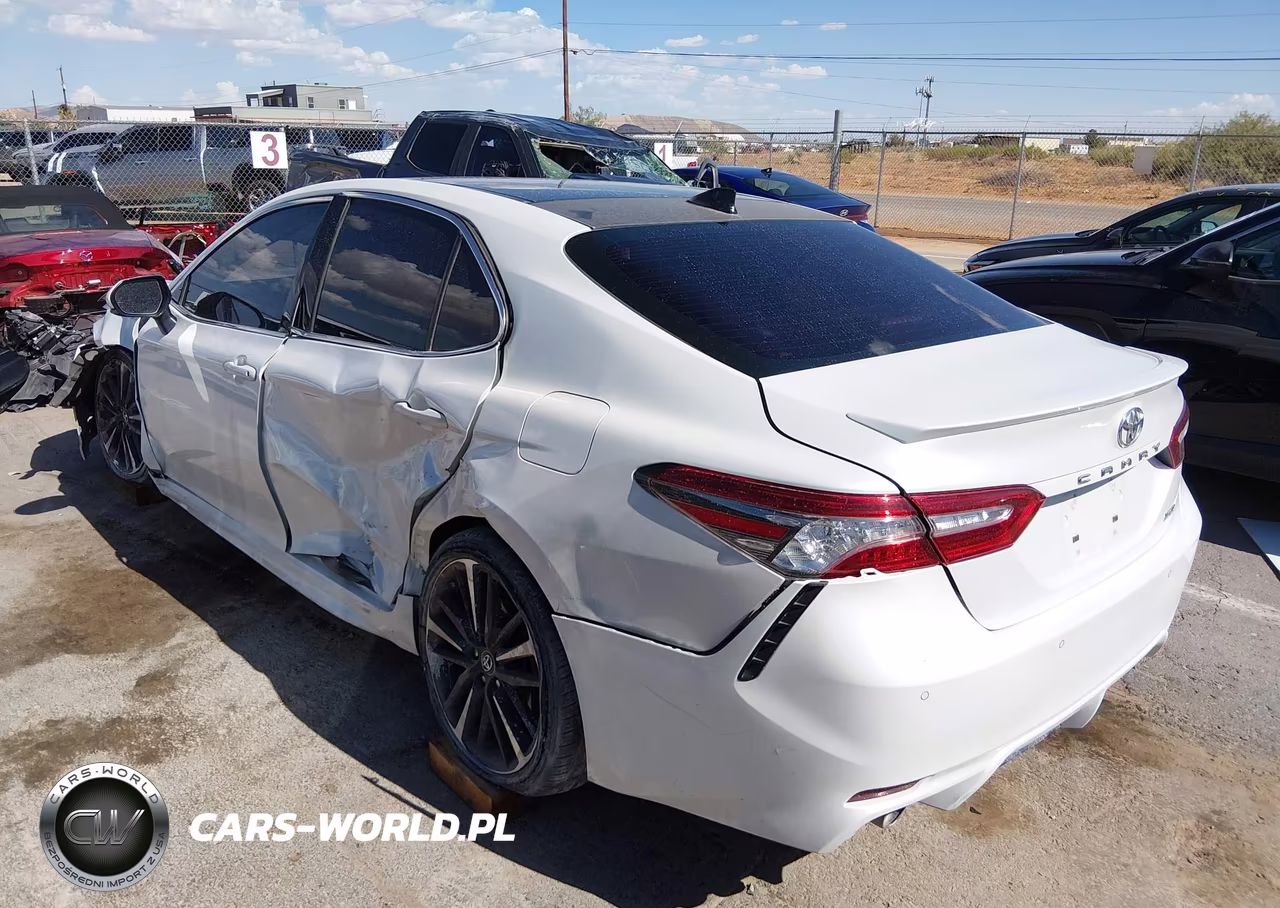2018 Toyota Camry Xse VIN:4T1B61HK4JU071873 - 3