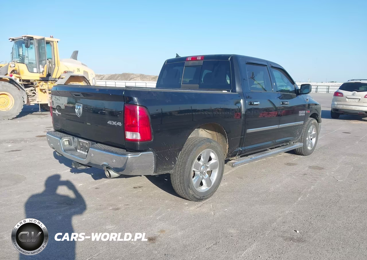 2015 Ram 1500 Lone Star VIN:1C6RR7LM8FS572135 - 4