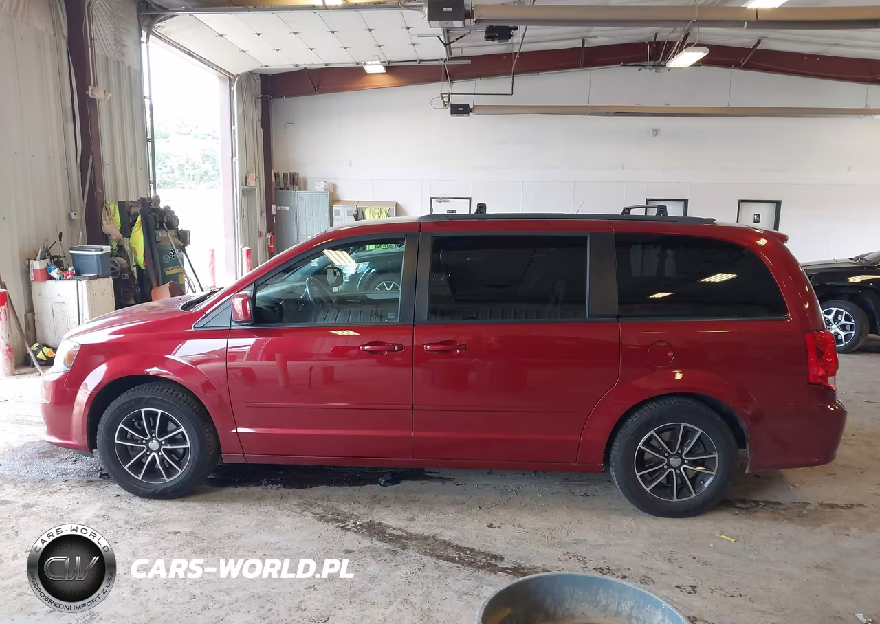 2015 Dodge Grand Caravan R-T VIN:2C4RDGEG0FR653873 - 14