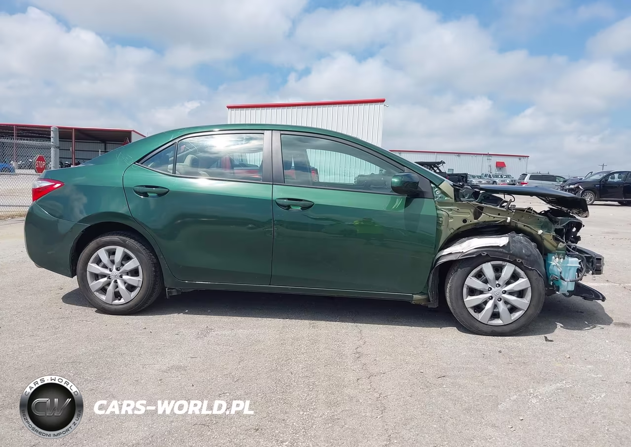 2015 Toyota Corolla Le VIN:5YFBURHE8FP245435 - 14