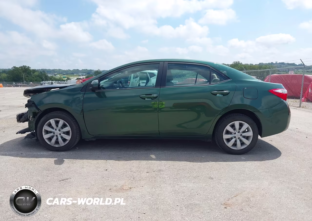 2015 Toyota Corolla Le VIN:5YFBURHE8FP245435 - 15