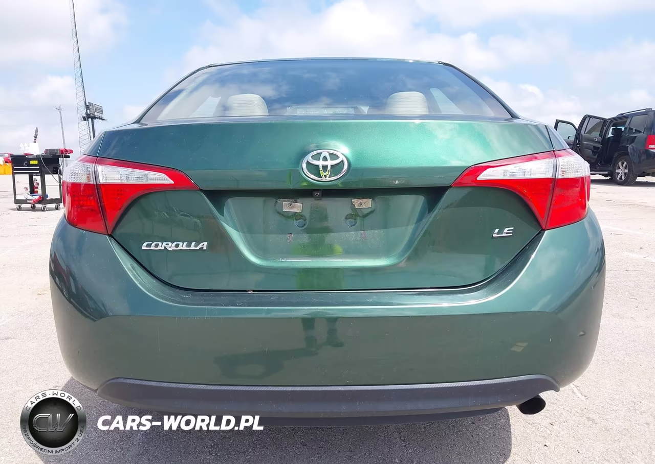 2015 Toyota Corolla Le VIN:5YFBURHE8FP245435 - 17