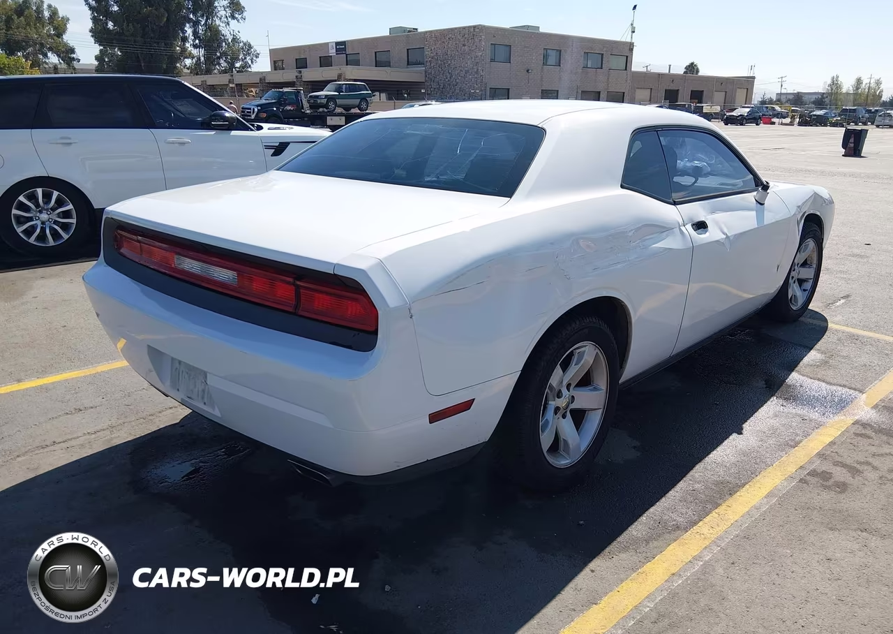 2012 Dodge Challenger Sxt VIN:2C3CDYAG0CH258745 - 4