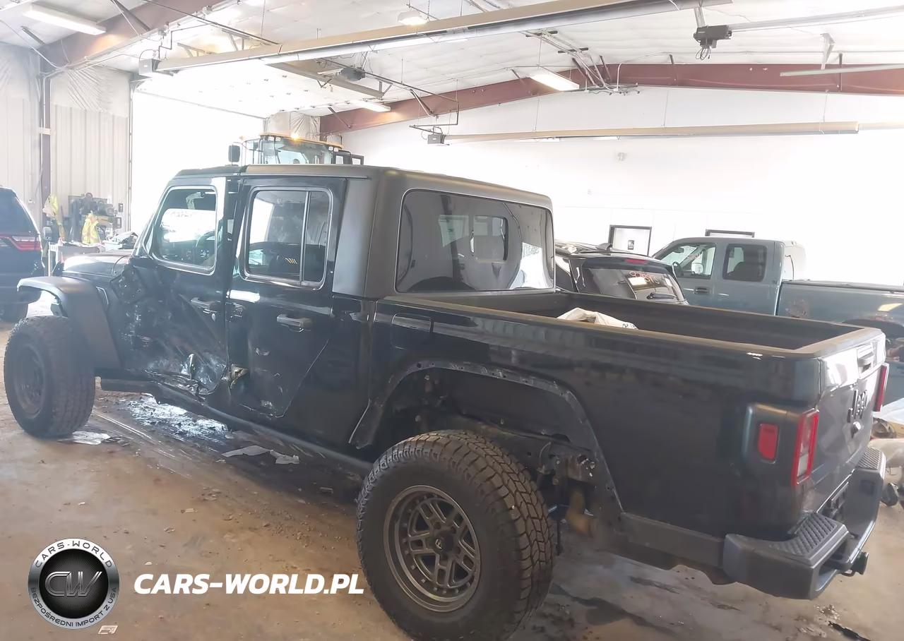 2020 Jeep Gladiator Sport S 4X4 VIN:1C6HJTAG7LL124418 - 3