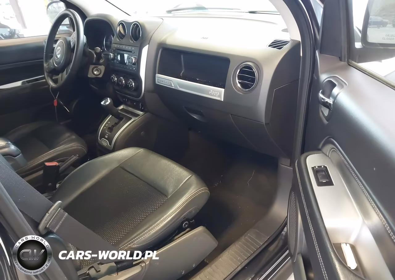 2014 Jeep Compass Latitude VIN:1C4NJCEB4ED660072 - 5