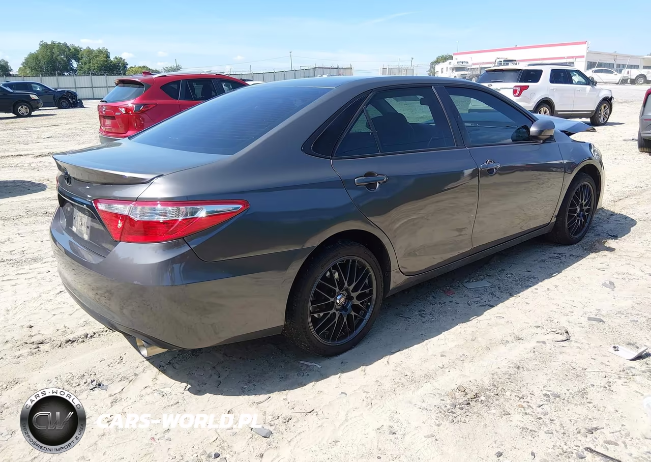 2017 Toyota Camry Se VIN:4T1BF1FK3HU716557 - 4