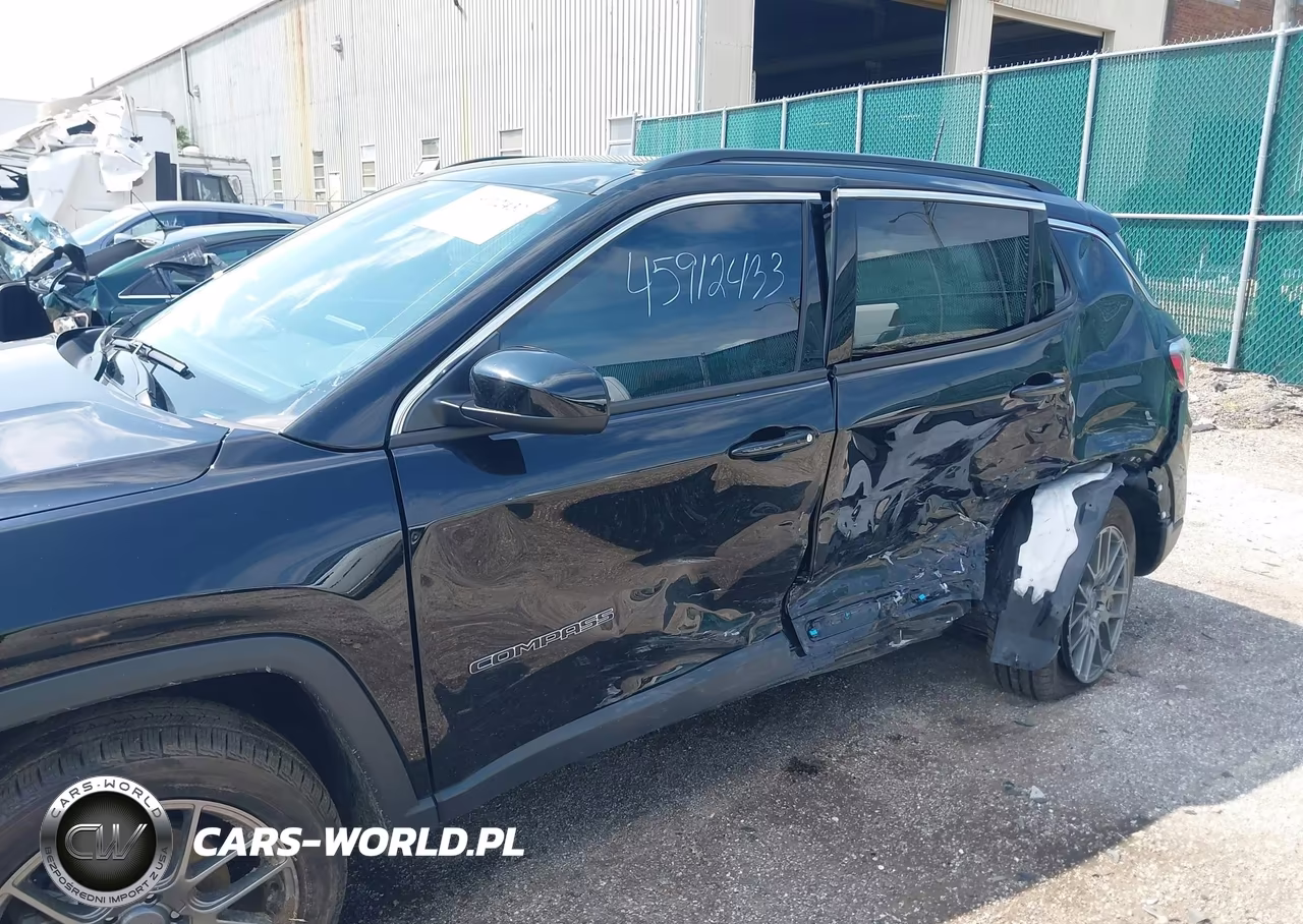 2022 Jeep Compass Latitude Lux 4X4 VIN:3C4NJDFB3NT206748 - 6