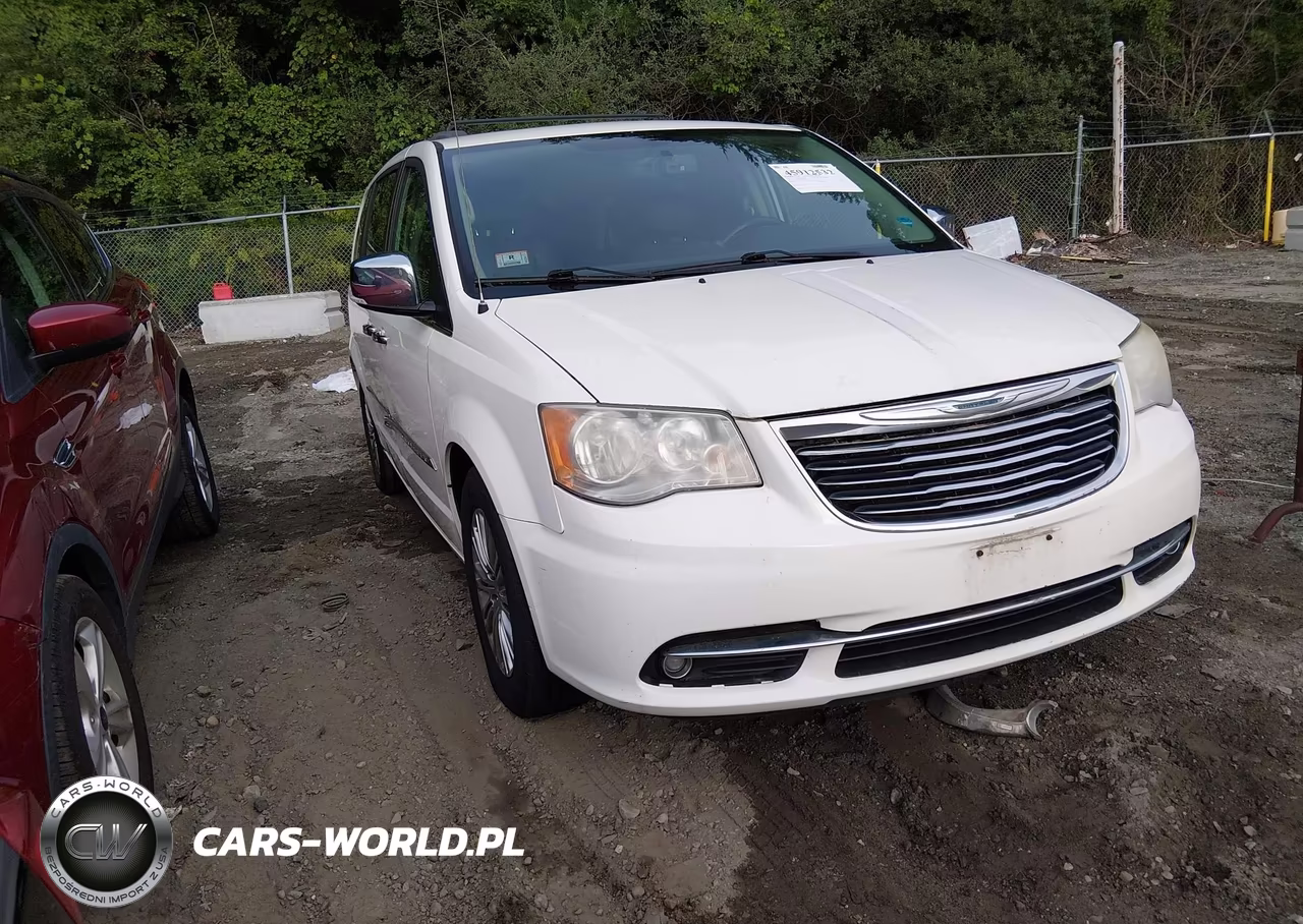 2013 Chrysler Town & Country Touring-L – zdjęcie 1 z 11