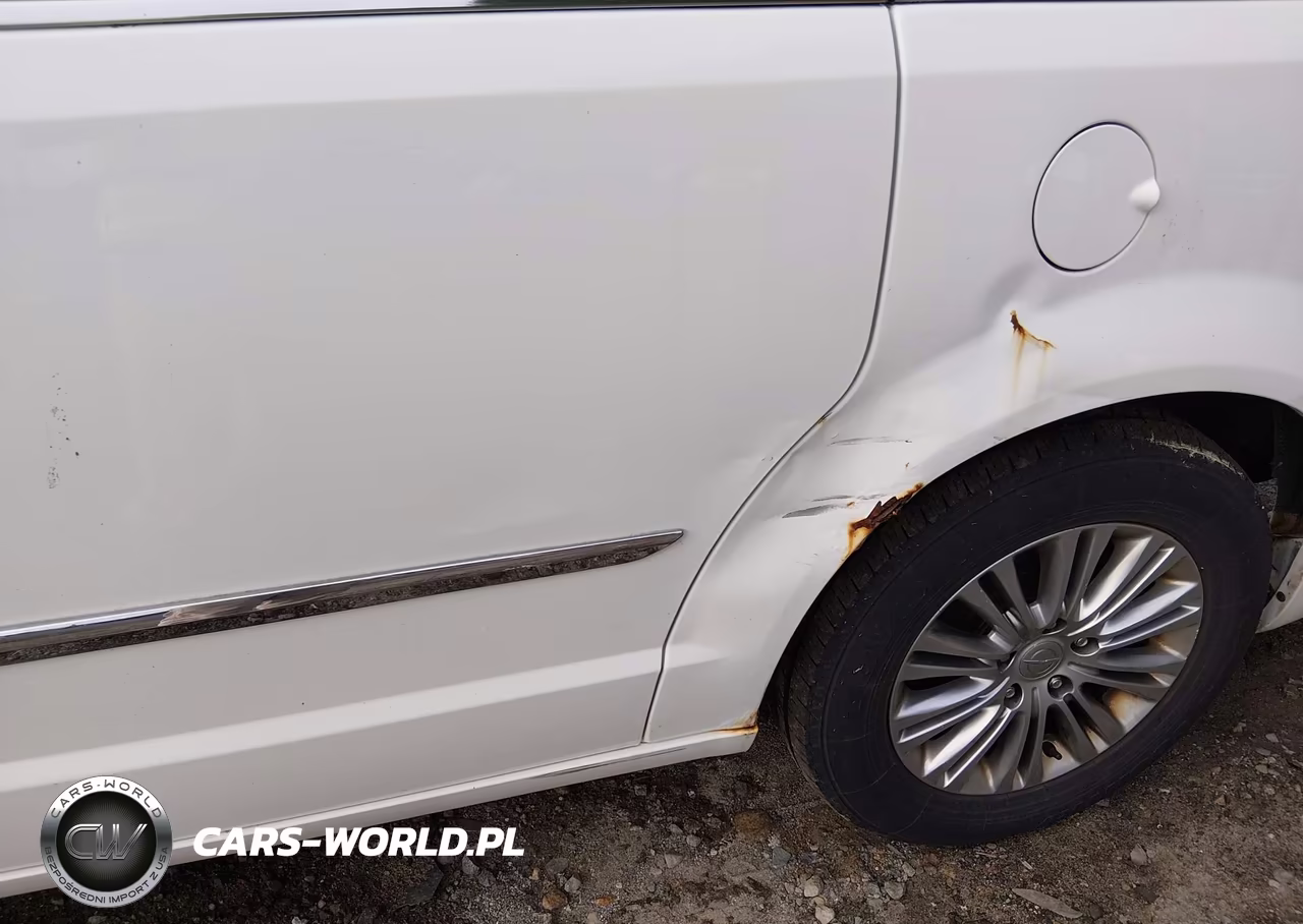 2013 Chrysler Town & Country Touring-L VIN:2C4RC1CG1DR684212 - 6
