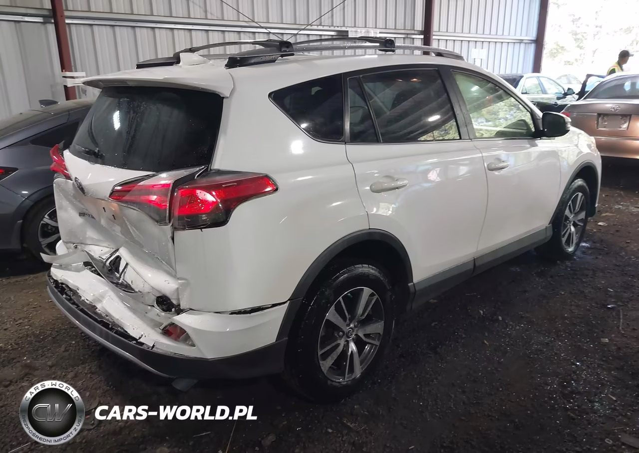 2018 Toyota Rav4 Xle VIN:JTMRFREV7JD251722 - 4