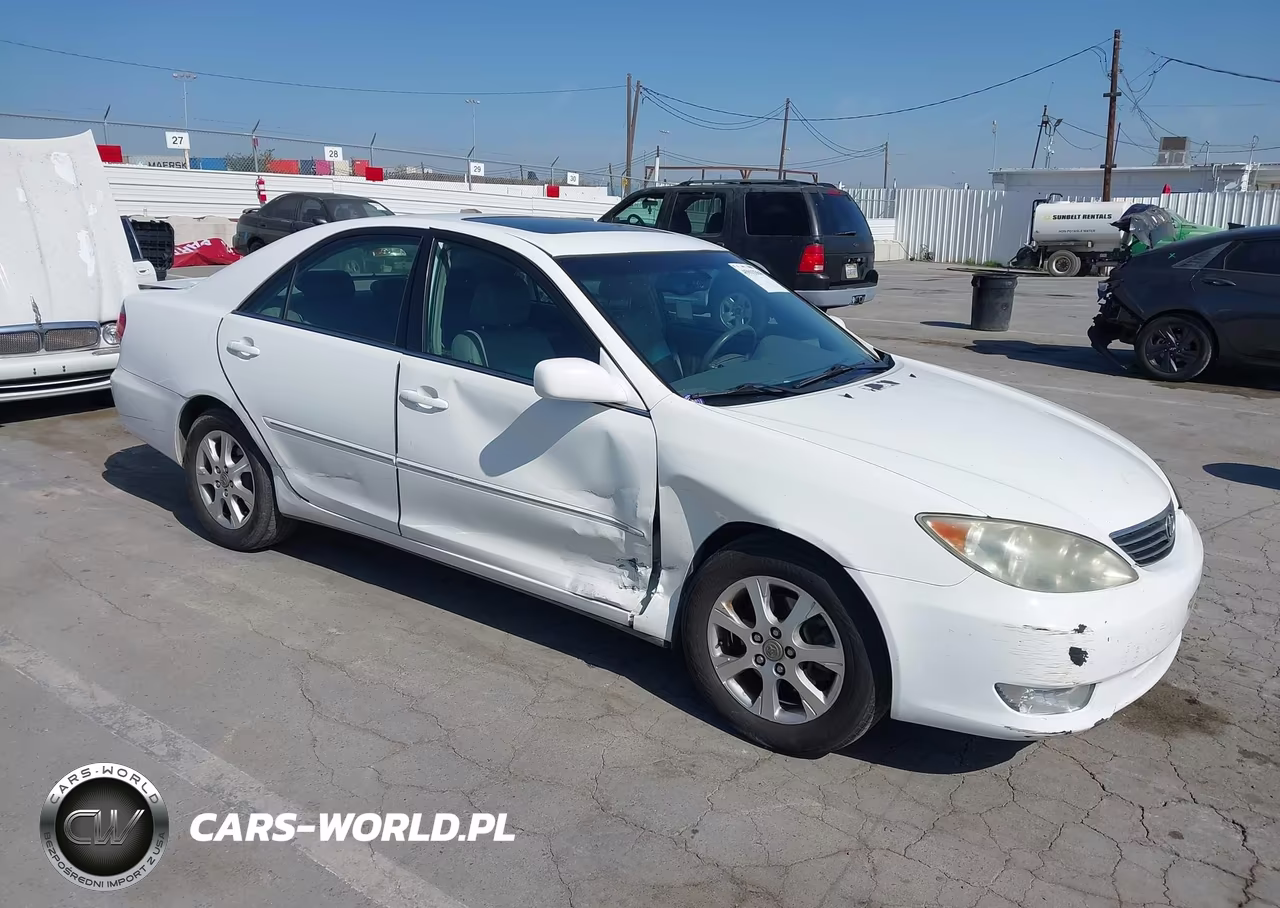 2005 Toyota Camry Xle V6 – zdjęcie 1 z 16
